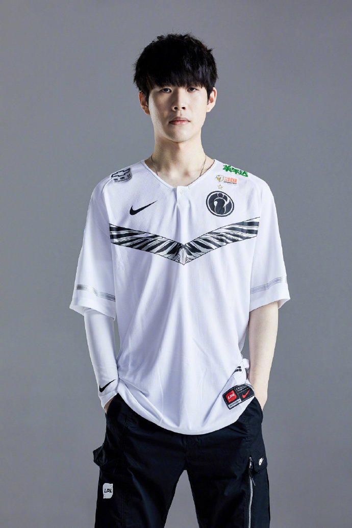 用实际行动 用实际行动