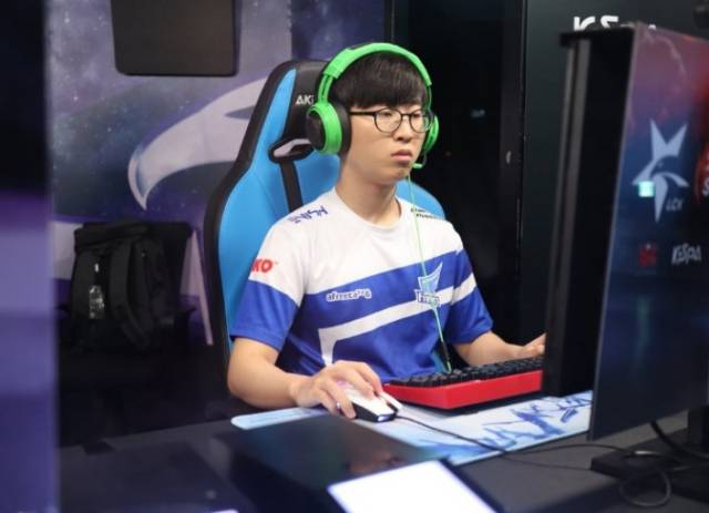 场位置稳住 场位置稳住