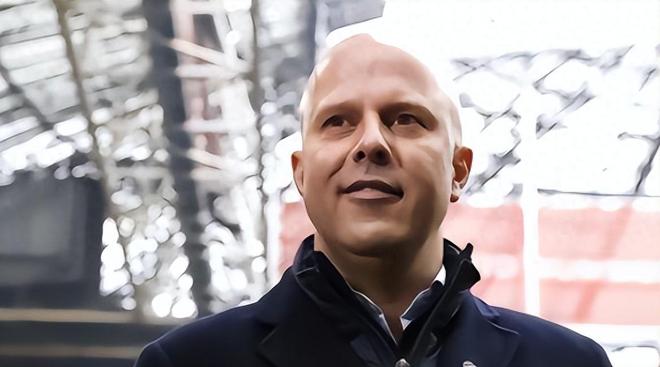 在抱大腿 在抱大腿