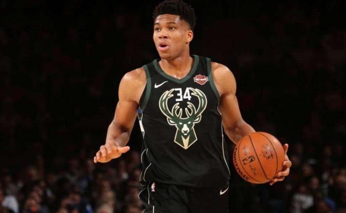 他的背后 他的背后