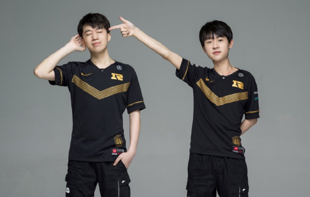 攻击性的打 攻击性的打